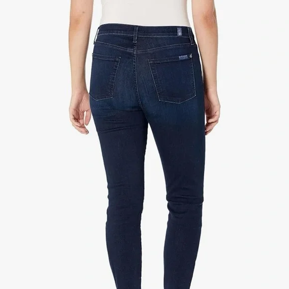 7 For All Mankind Women's Cropped
Gwenevere Dark Wash - Size 27 - Picture 8 of 9
